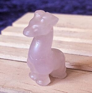 🌹❤️ GiRAFFE ❣️ PiNK ROSE QUARTZ ❤️ gemstone HEART Chakra animal Desk decor Rock